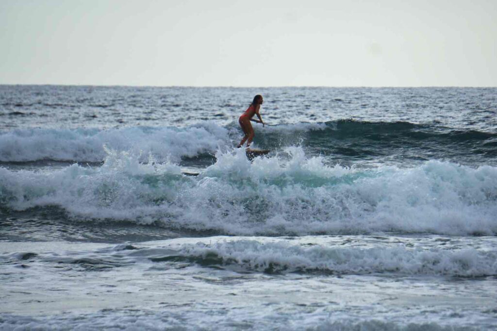 Dominical surf