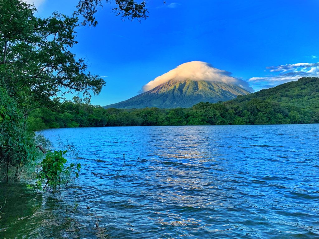 Lake Nicaragua and how the lake affects the Nicaragua surf seasons